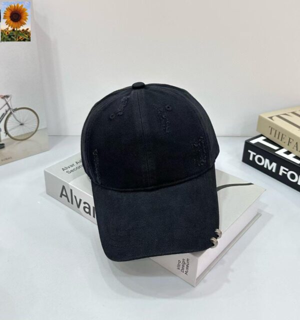 Unbranded Distressed Baseball Cap – Unisex Casual Streetwear